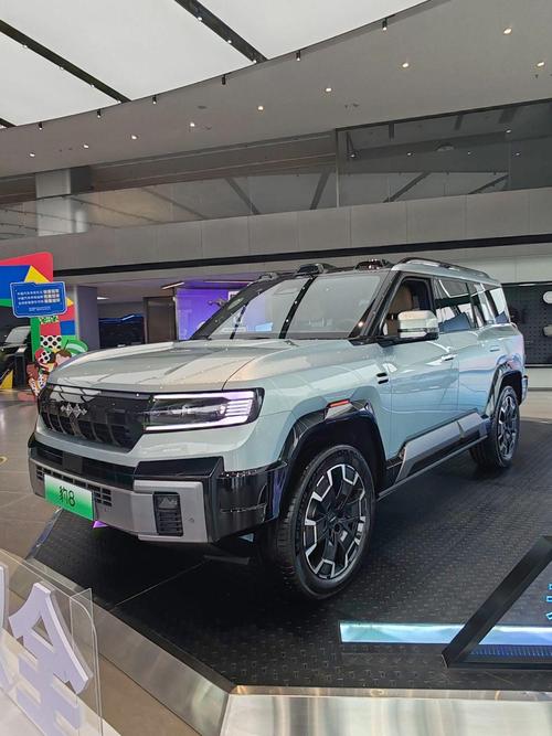 重庆85比亚迪方程豹硬派越野的爆款，英菲尼迪35周年与你共成长